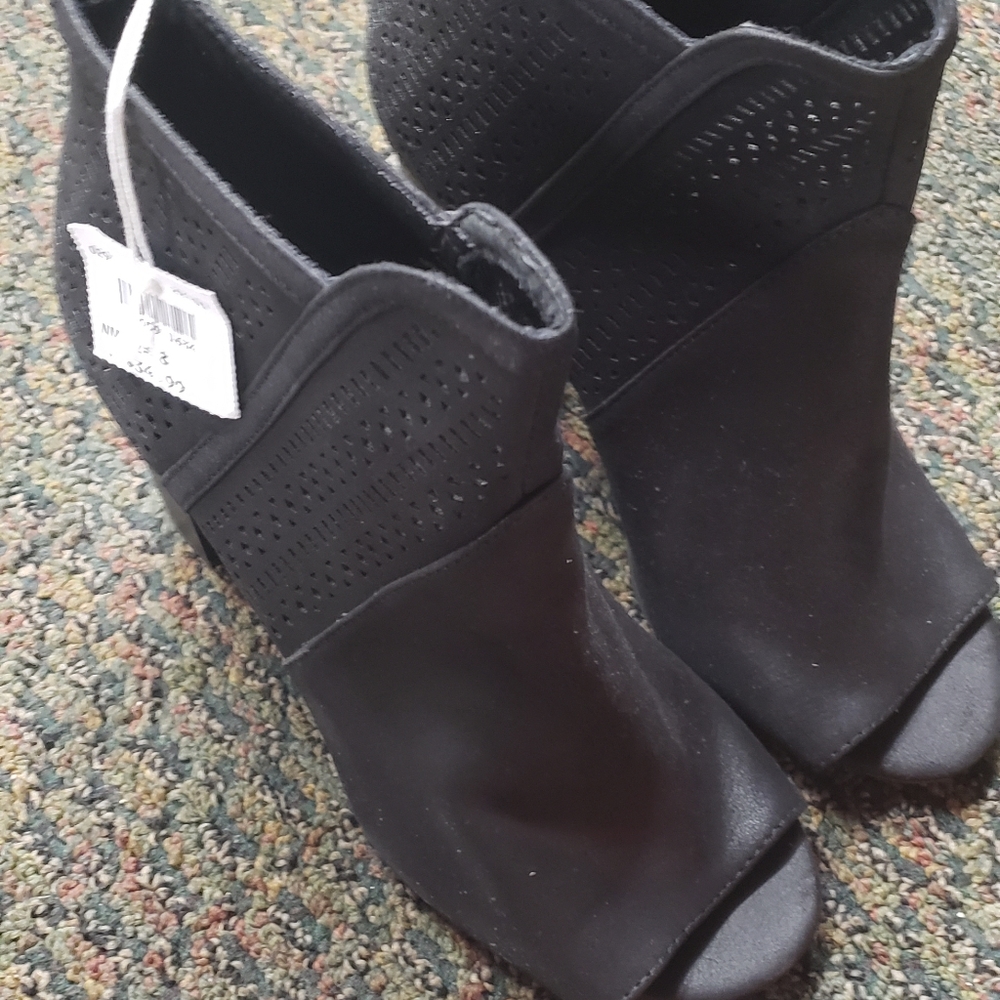 Women's shoes